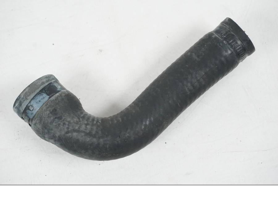 Baksidan på Vattenkyl Slang Set från en MV Agusta Dragster -2014 motorcykel.