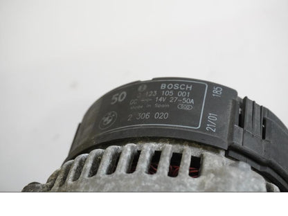 Höger sida på Generator från en BMW R 1150 RS -2002 motorcykel.