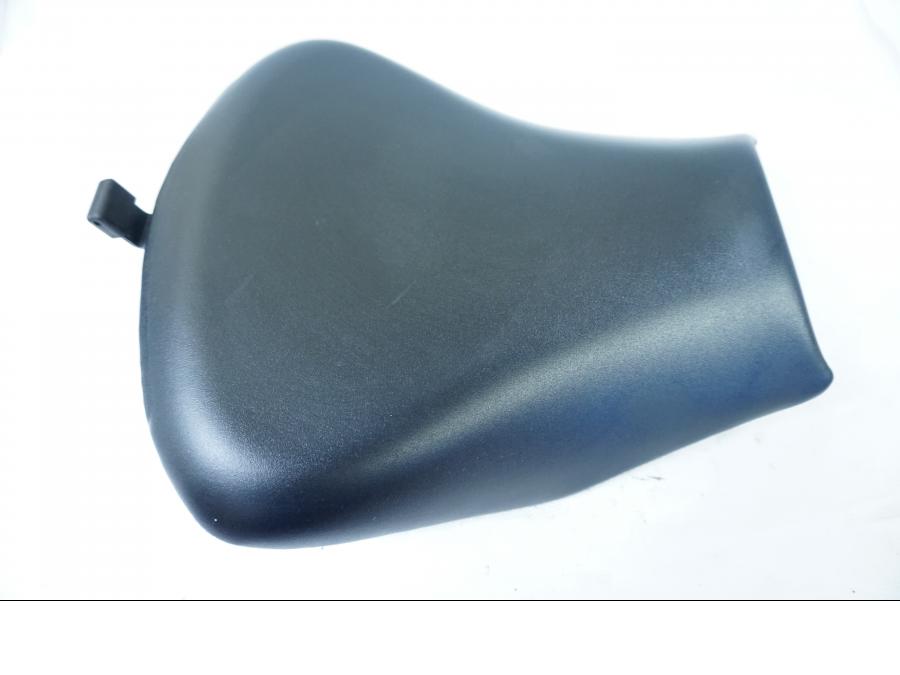 Vänster sida på Sadel från en Kawasaki Ninja 650 -2018 motorcykel.