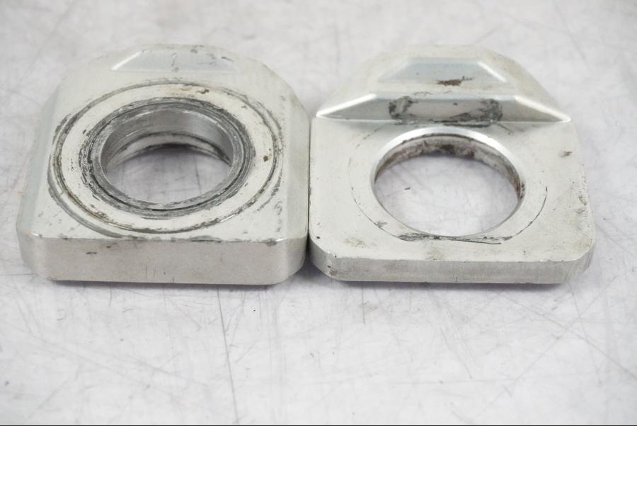 Baksidan på Styrplatta från en Suzuki GSX-R 1000 -2008 motorcykel.