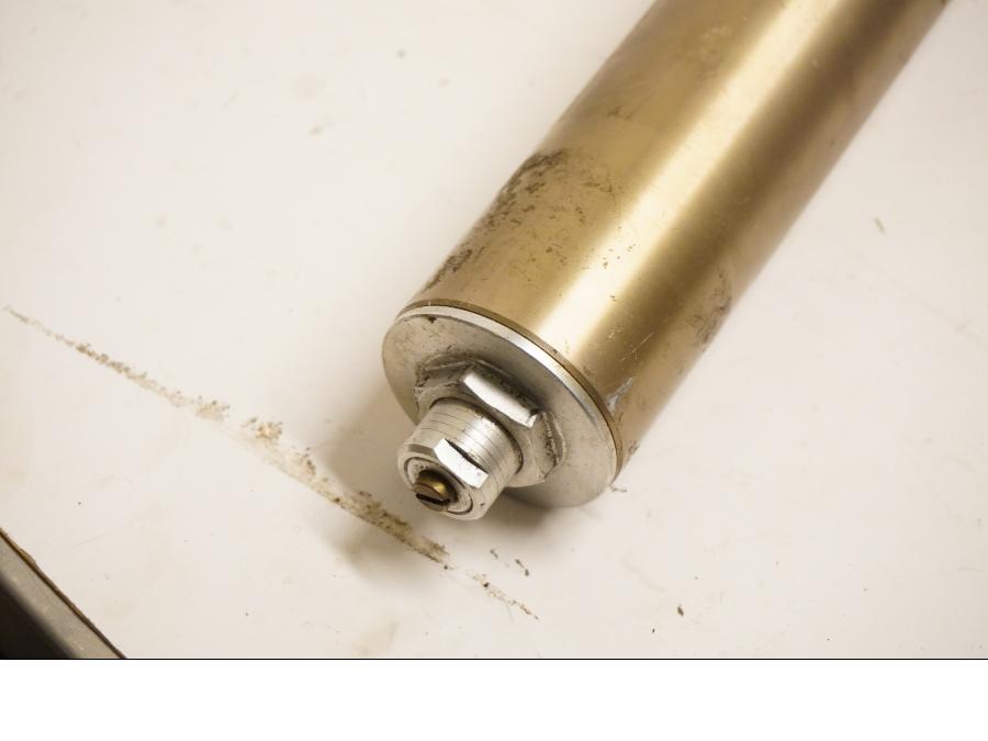 Snett uppifrån på Gaffelben från en Kawasaki ZXR 750 -1993 motorcykel.