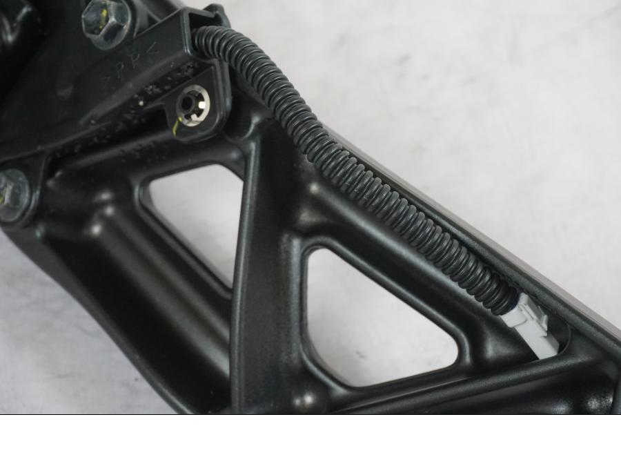 Extrabild1 på Skylthållare från en Yamaha MT-09 -2019 motorcykel.