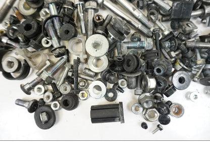 Baksidan på Skruv / Mutter etc från en Honda CB 600 F -2008 motorcykel.