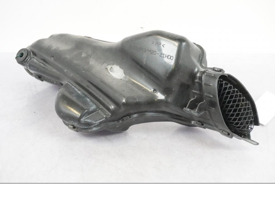 Framsidan på Luftrör från en Suzuki GSX-R 1000 -2008 motorcykel.