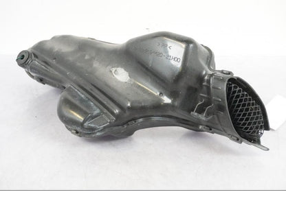 Framsidan på Luftrör från en Suzuki GSX-R 1000 -2008 motorcykel.