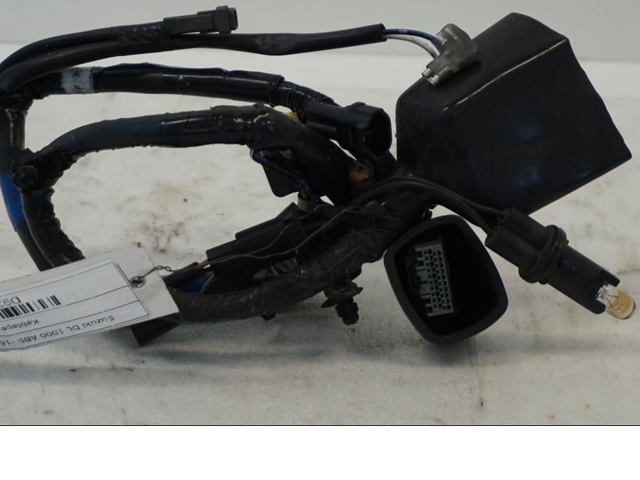 Höger sida på Kablage från en Suzuki DL 1000 -2016 motorcykel.