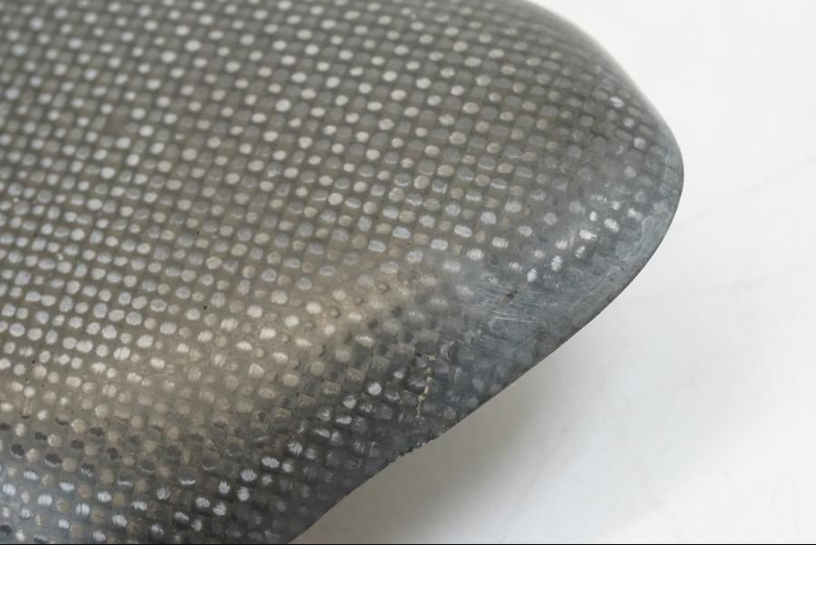 Baksidan på Värmeskydd från en Yamaha YZF 1000 R1 -2004 motorcykel.