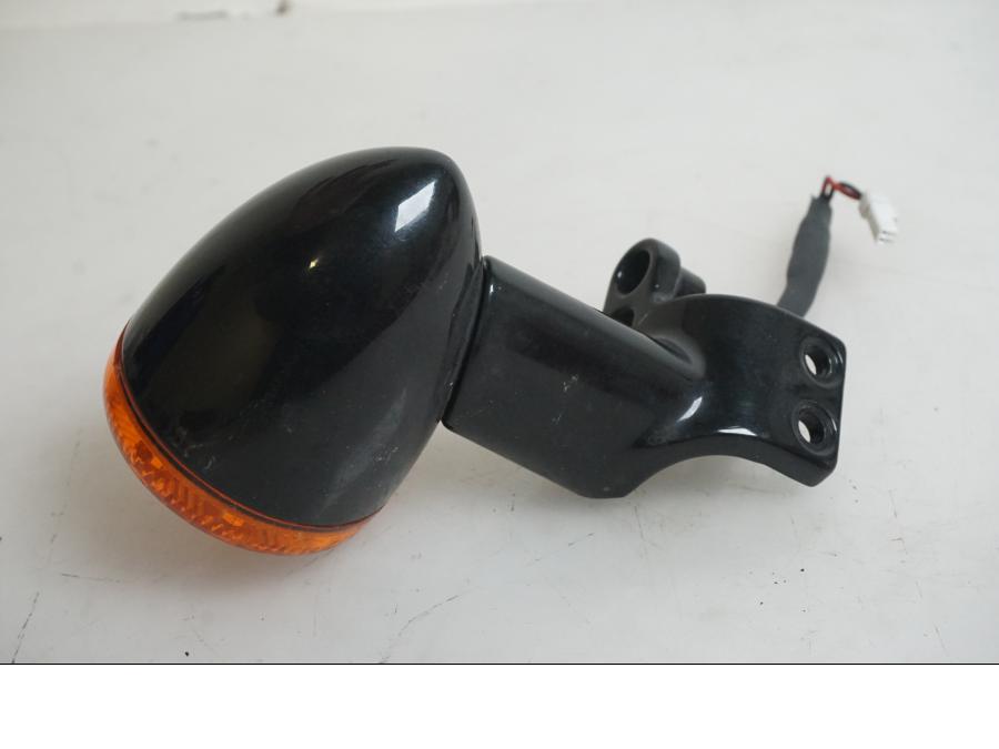 Vänster sida på Blinkers LED från en Indian Chieftain Dark Horse -2019 motorcykel.