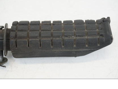 Baksidan på Fotpinne från en Honda CB 750 -2002 motorcykel.