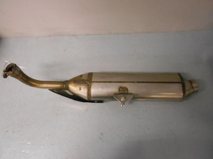 Baksidan på Ljuddämpare från en Honda CBF 1000 -2006 motorcykel.