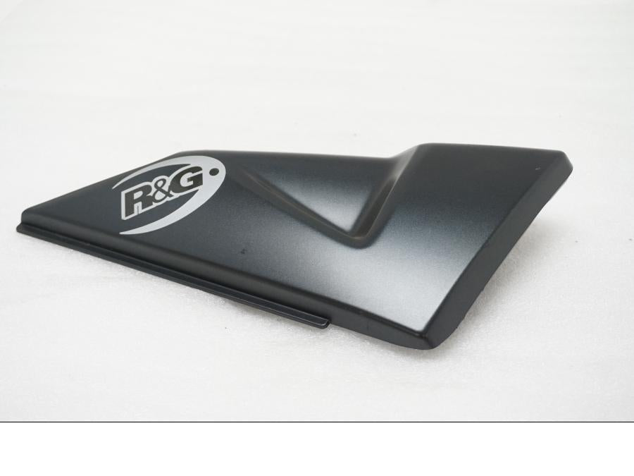 Framsidan på Sidopanel från en Suzuki GSX 1300 BK -2008 motorcykel.