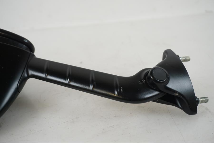 Snett nerifrån på Backspegel från en Kawasaki ZX1400FFF -2015 motorcykel.