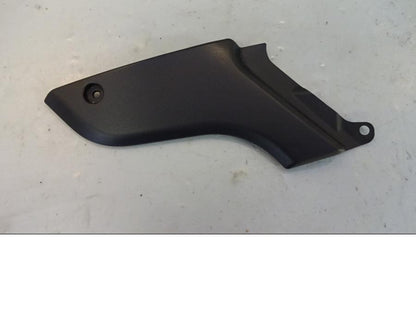 Framsidan på Bensintankskåpa från en Yamaha FJR 1300 -2003 motorcykel.