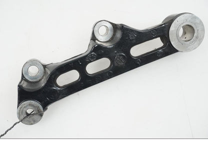 Snett nerifrån på Bromsoksfäste från en Yamaha XJ 900 -1997 motorcykel.