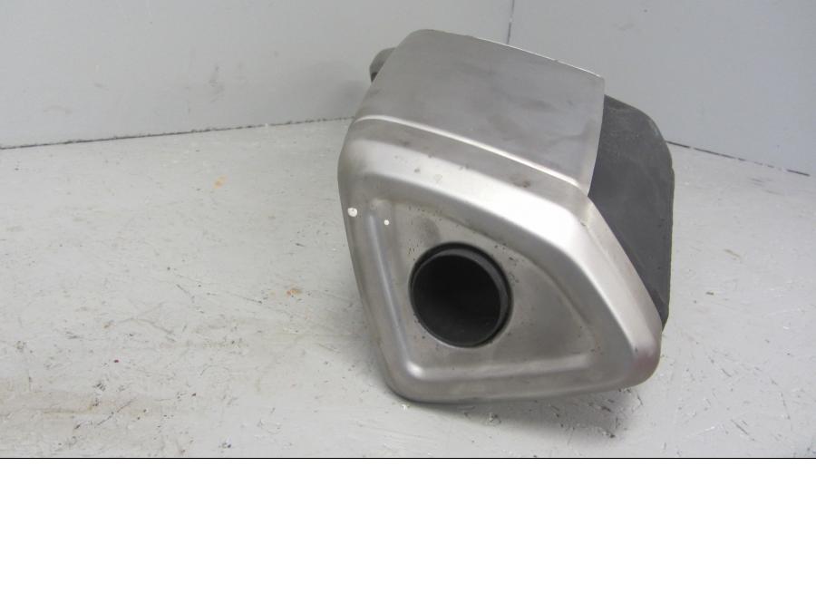 Baksidan på Ljuddämpare från en Honda CB 1000 R -2010 motorcykel.