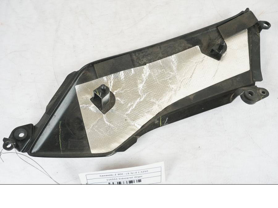 Höger sida på Sidopanel från en Kawasaki Z 900 -2019 motorcykel.
