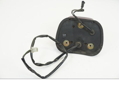 Snett nerifrån på Baklampa från en Suzuki VL 1500 -1999 motorcykel.