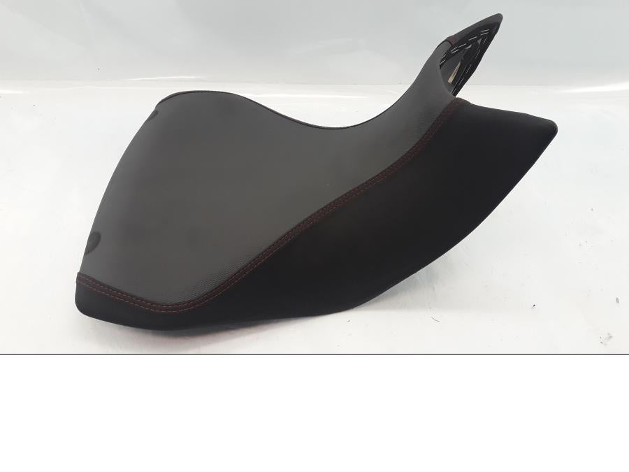 Baksidan på Sadel från en Ducati Multistrada 1260 -2019 motorcykel.