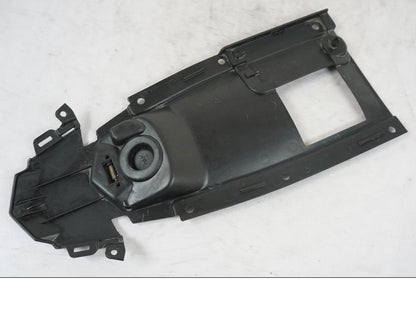 Vänster sida på Undertail från en Yamaha MT-09 -2020 motorcykel.