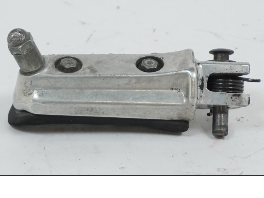 Höger sida på Fotpinne från en Honda CBR 600 -1998 motorcykel.