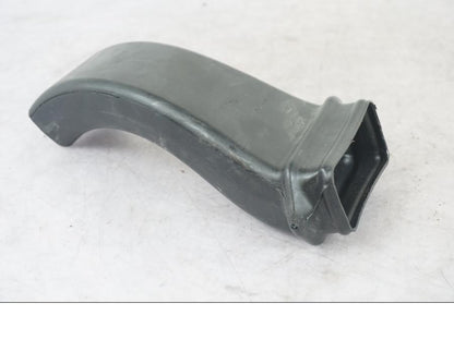 Baksidan på Luftburksnorkel från en KTM 1290 Super Adventure S -2022 motorcykel.