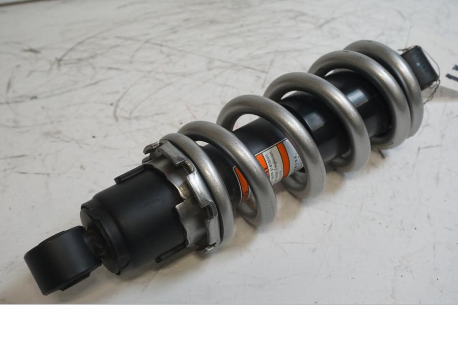 Baksidan på Stötdämpare från en Kawasaki ER-6N -2014 motorcykel.