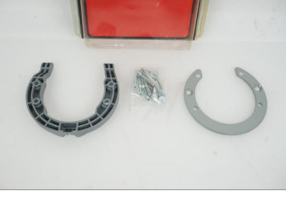 Vänster sida på Väskhållare från en Universal Universal -0 moped.