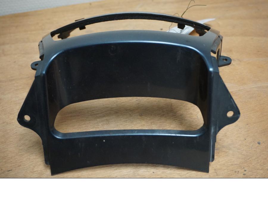 Höger sida på Toppkåpa från en Suzuki GSF 1200 -2000 motorcykel.