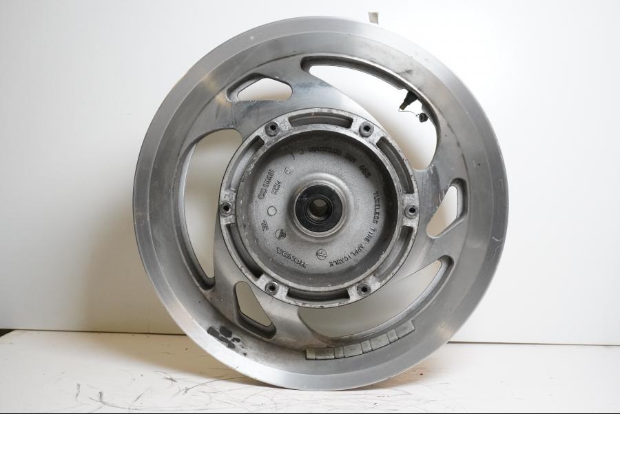 Extrabild1 på Fälg från en Honda VTX 1800 -2002 motorcykel.