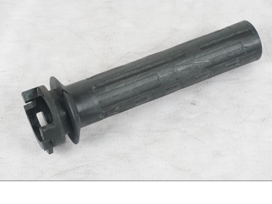 Framsidan på Gasklo från en KTM 690 Duke -2015 motorcykel.