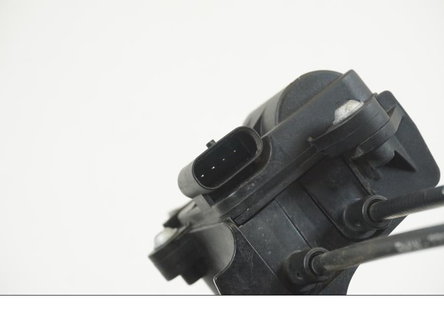 Snett uppifrån på Avgasspjäll från en BMW R 1200 GS -2018 motorcykel.