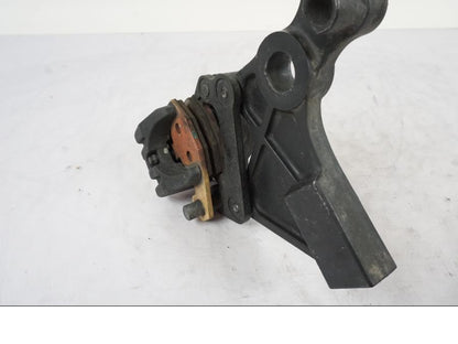 Snett nerifrån på Bromsok från en Kawasaki ER-6N -2012 motorcykel.