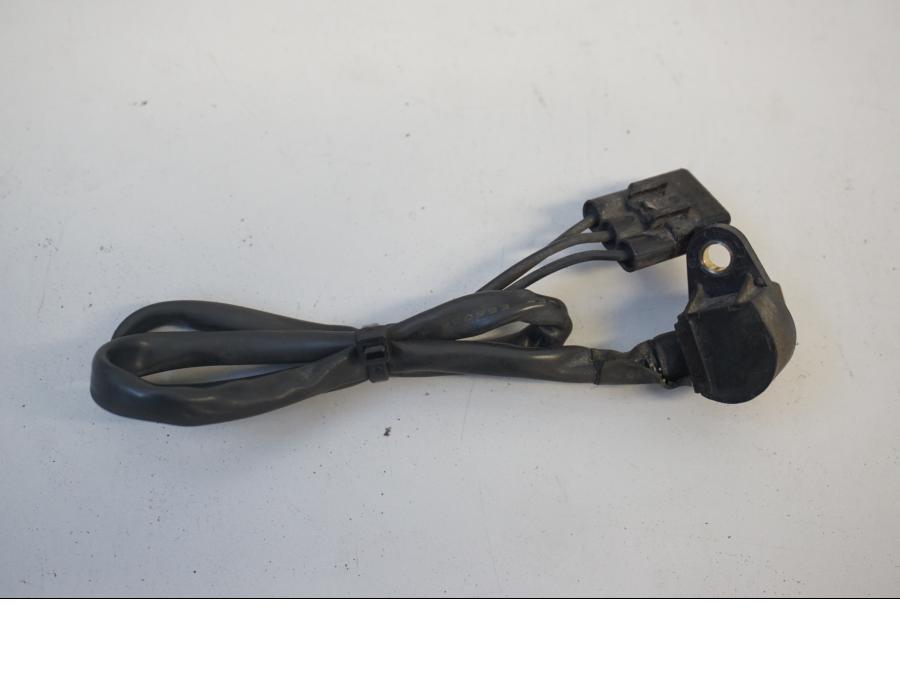 Framsidan på Hastighetsgivare från en Suzuki SFV 650 A Gladius -2012 motorcykel.