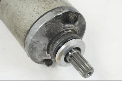 Baksidan på Startmotor från en Suzuki GSX-R 750 -2001 motorcykel.