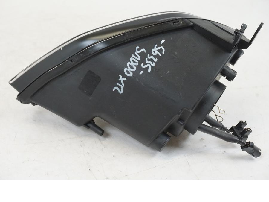 Baksidan på Strålkastare från en BMW S 1000 XR -2017 motorcykel.