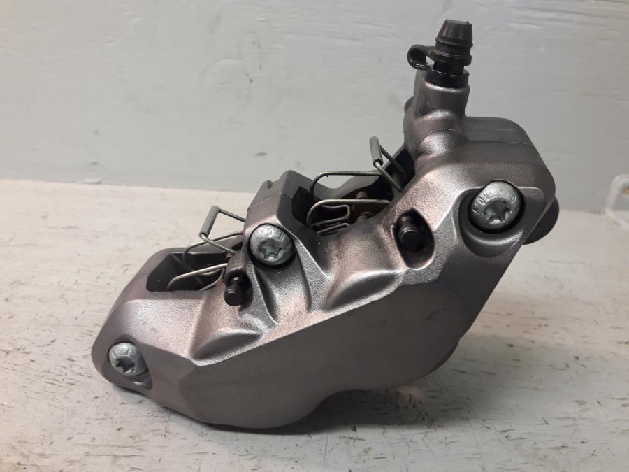 Baksidan på Bromsok från en Triumph Speed Twin -2019 motorcykel.