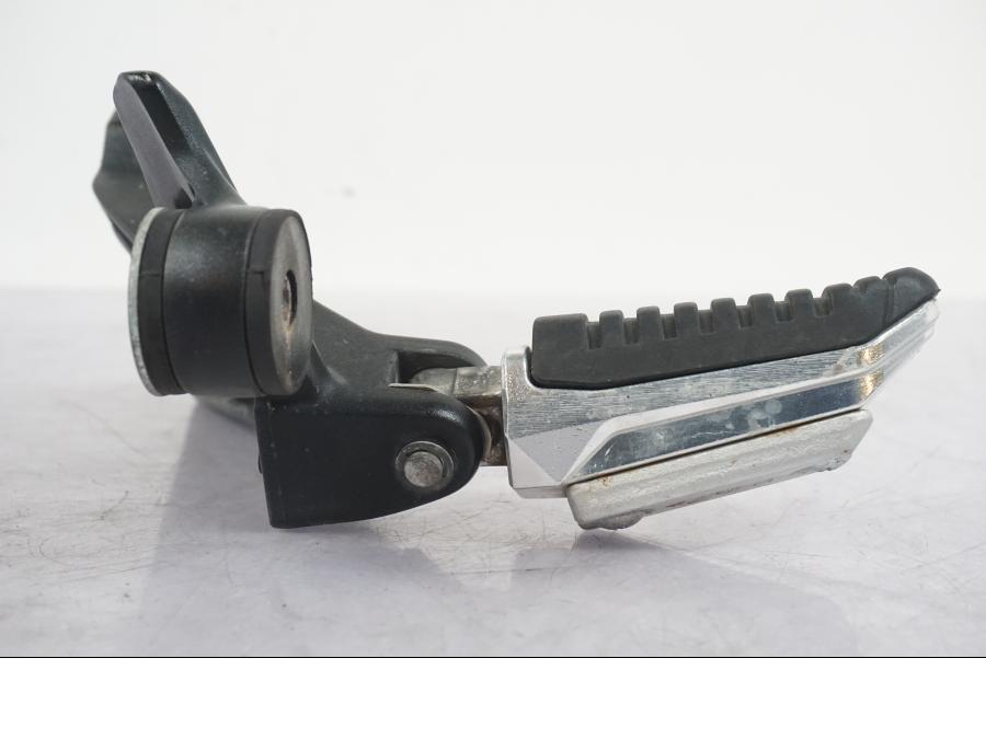 Extrabild1 på Fotpinne från en Suzuki GSF 1250 -2010 motorcykel.