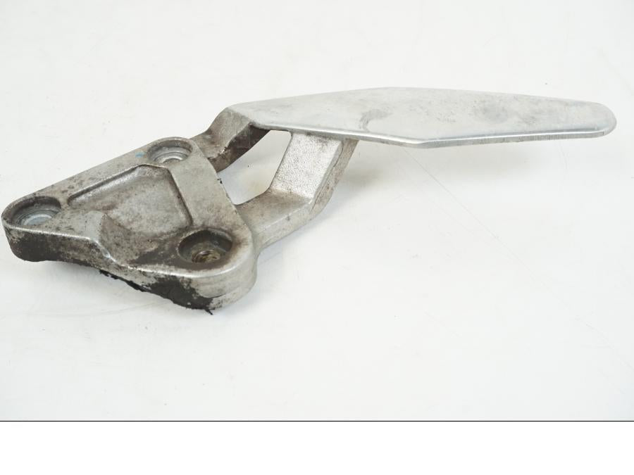 Vänster sida på Fotpinnefäste från en Yamaha FZR 1000 -1990 motorcykel.