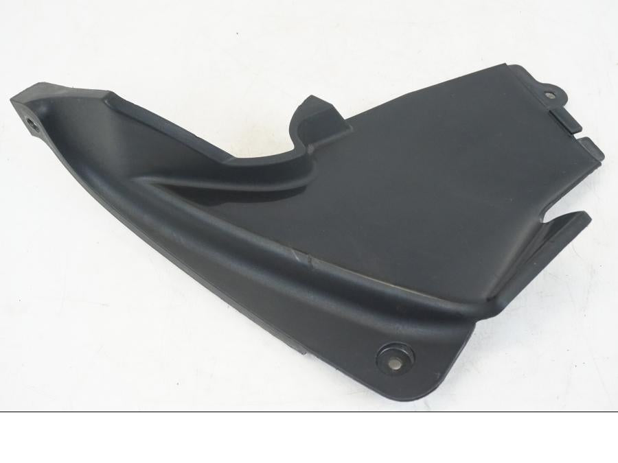 Framsidan på Innerpanel från en Honda VFR 800 -2003 motorcykel.