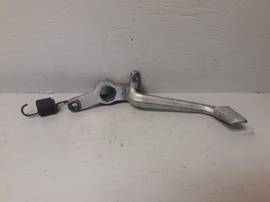 Framsidan på Bromspedal från en Honda VFR 800 -2000 motorcykel.