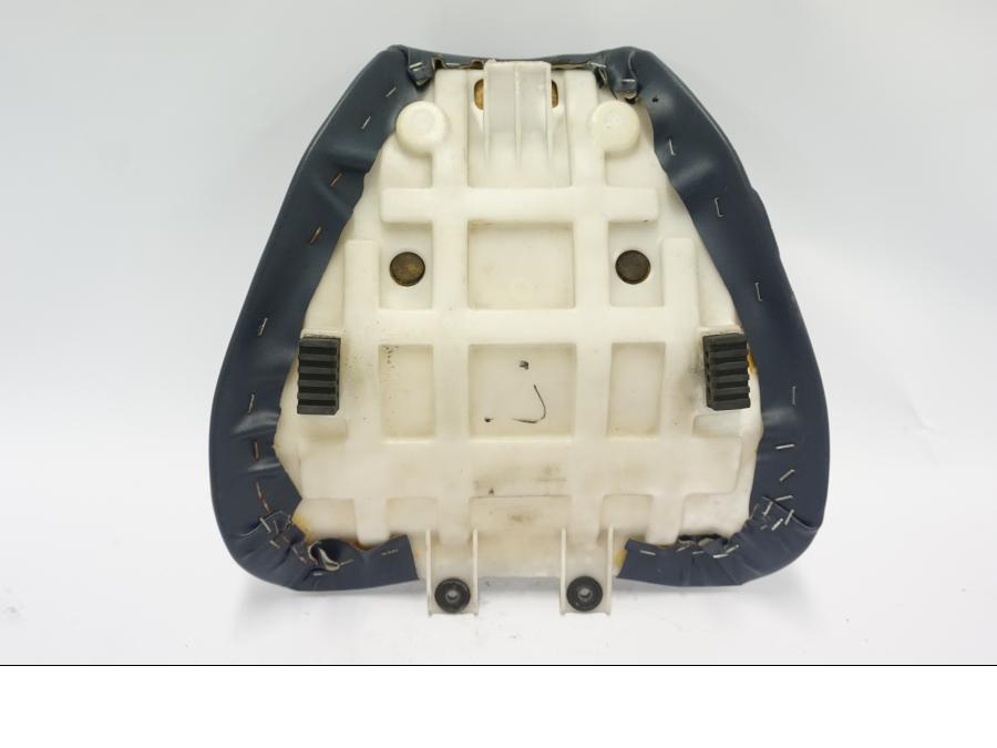 Baksidan på Sadel från en Suzuki GSX-R 750 -1992 motorcykel.