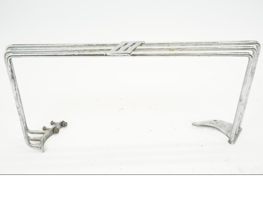 Vänster sida på Väskhållare från en Triumph Rocket III -2007 motorcykel.