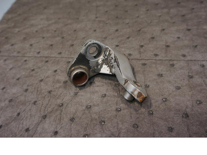 Framsidan på Fotpinnefäste från en Honda XRV 750 -1995 motorcykel.