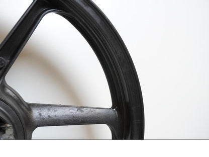 Extrabild4 på Fälg från en Honda CBR 125 R -2008 motorcykel.