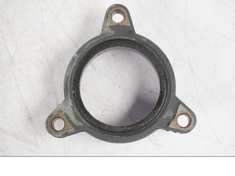 Snett nerifrån på Insugsgummi från en BMW R NineT -2017 motorcykel.