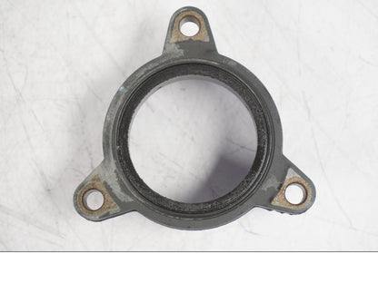 Snett nerifrån på Insugsgummi från en BMW R NineT -2017 motorcykel.