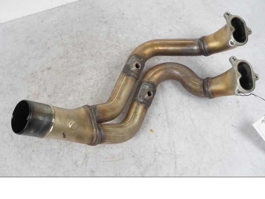 Framsidan på Grenrör från en Ducati Multistrada V4 -2024 motorcykel.