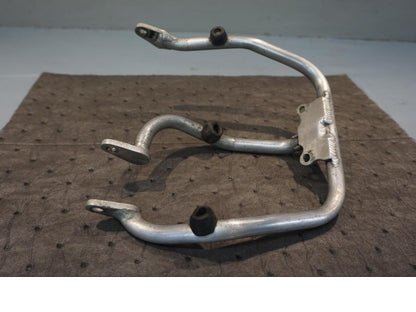 Framsidan på Motorskyddsbåge från en Honda XR 600 R -1990 motorcykel.