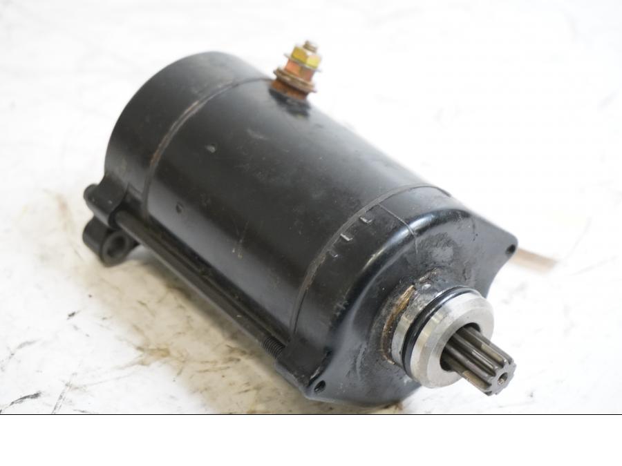 Framsidan på Startmotor från en Kawasaki ZR-X 1200 S -2001 motorcykel.