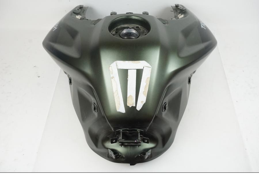 Framsidan på Bensintank från en Triumph Tiger 900 Rally PRO -2022 motorcykel.